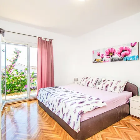 Antonia-2 By Interhome *